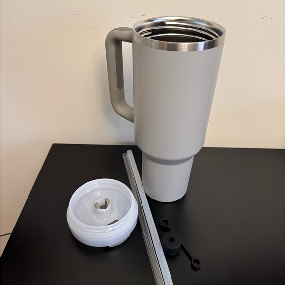 Stanley Quencher Tumbler H2.0 - 40oz - Picture 4 of 6